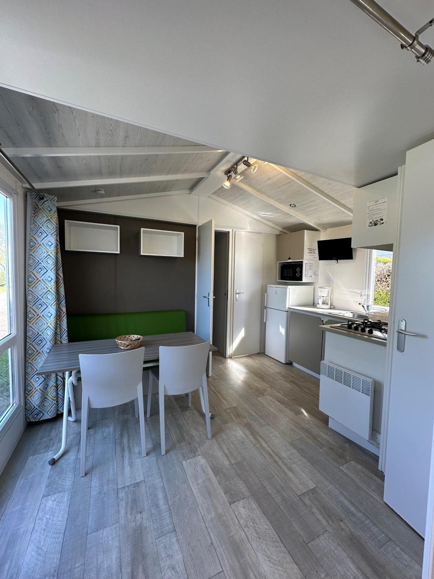 Camping Le Moulin De La Salle レ・サ​​ーブル・ドロンヌ エクステリア 写真